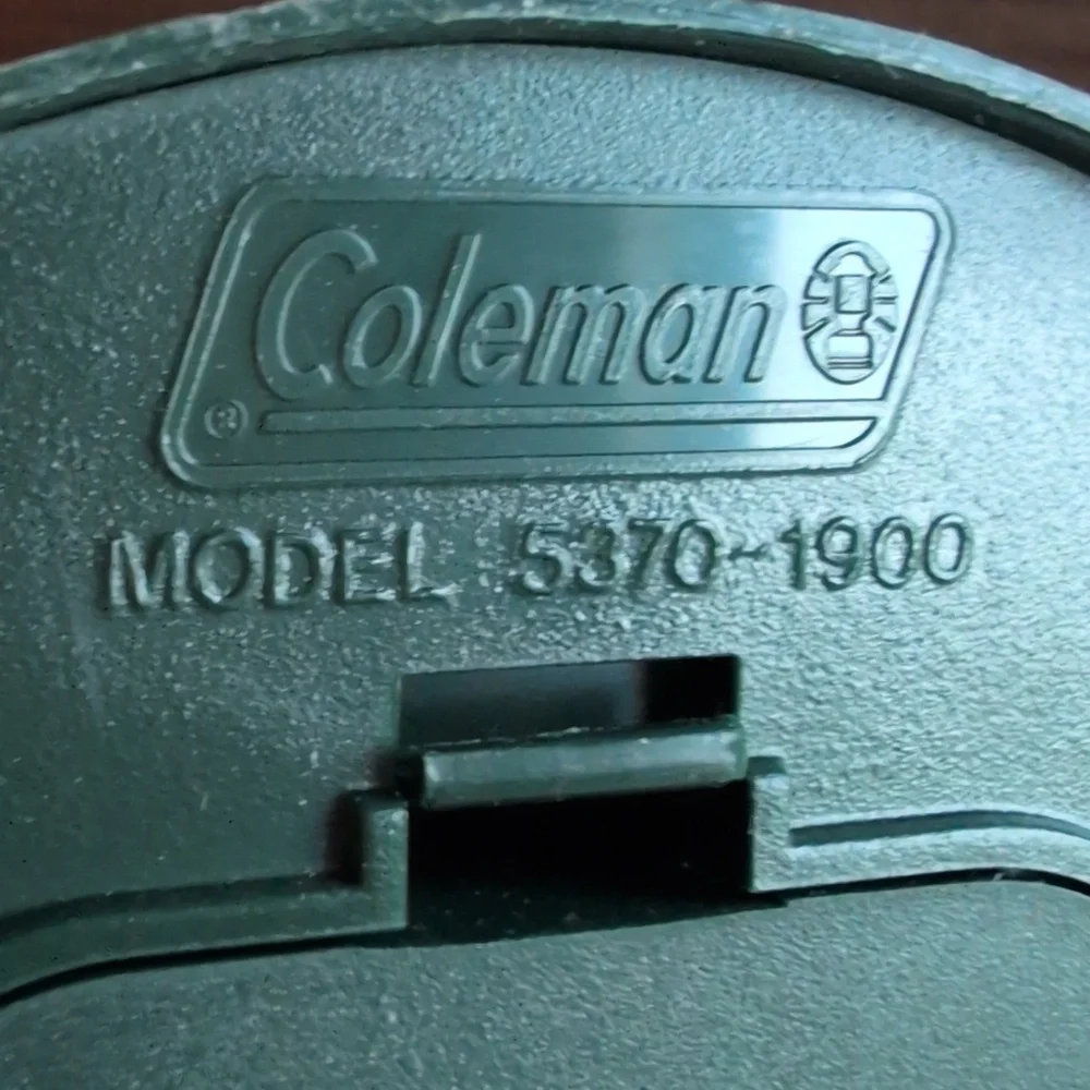 Vintage Coleman Table Lamp Model 5370-1900 Battery Operated